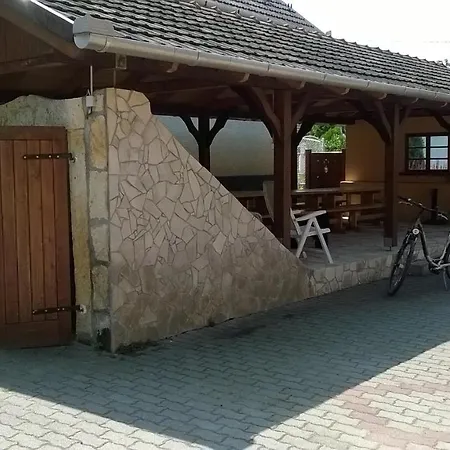 Giulia Vendeghaz Apartmán Verpelét