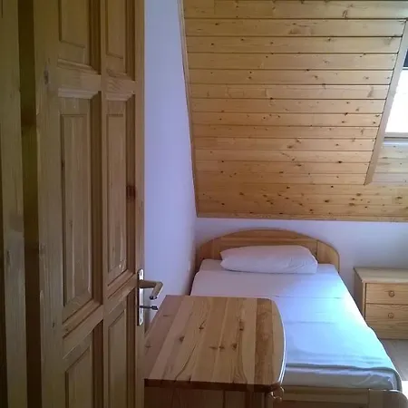 Giulia Vendeghaz * Verpelét