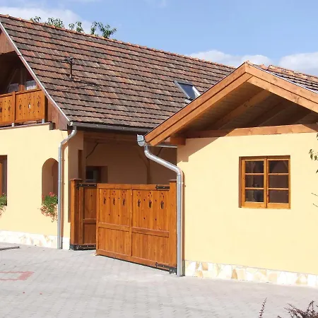 Apartment Giulia Vendeghaz Verpelet