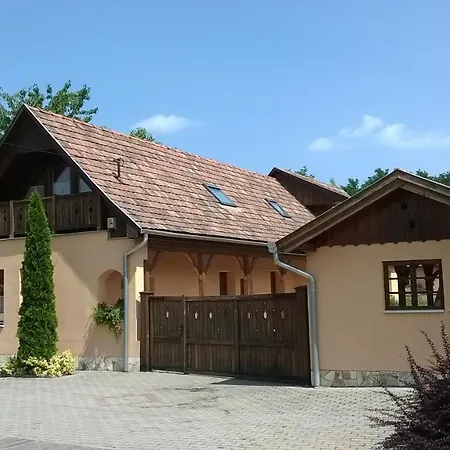 Giulia Vendeghaz * Verpelét