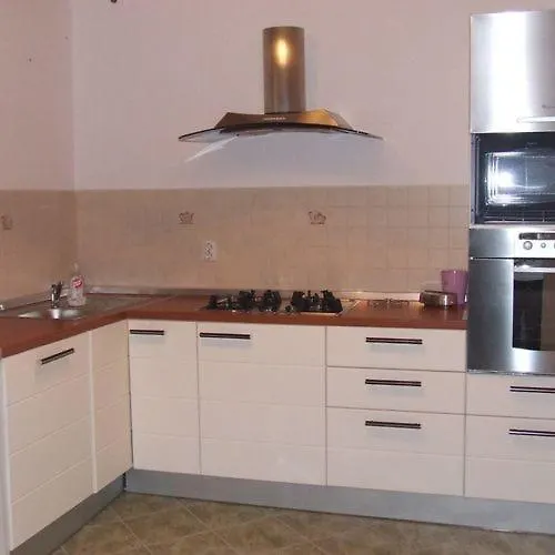 Giulia Vendeghaz * Verpelét