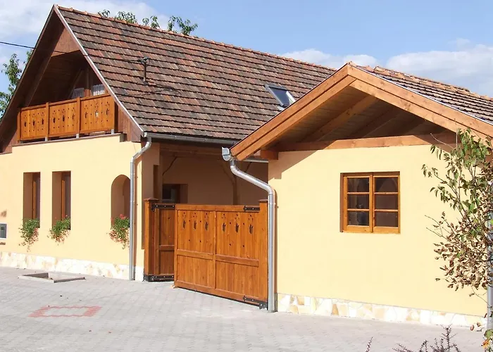 アパート Giulia Vendeghaz Verpelét